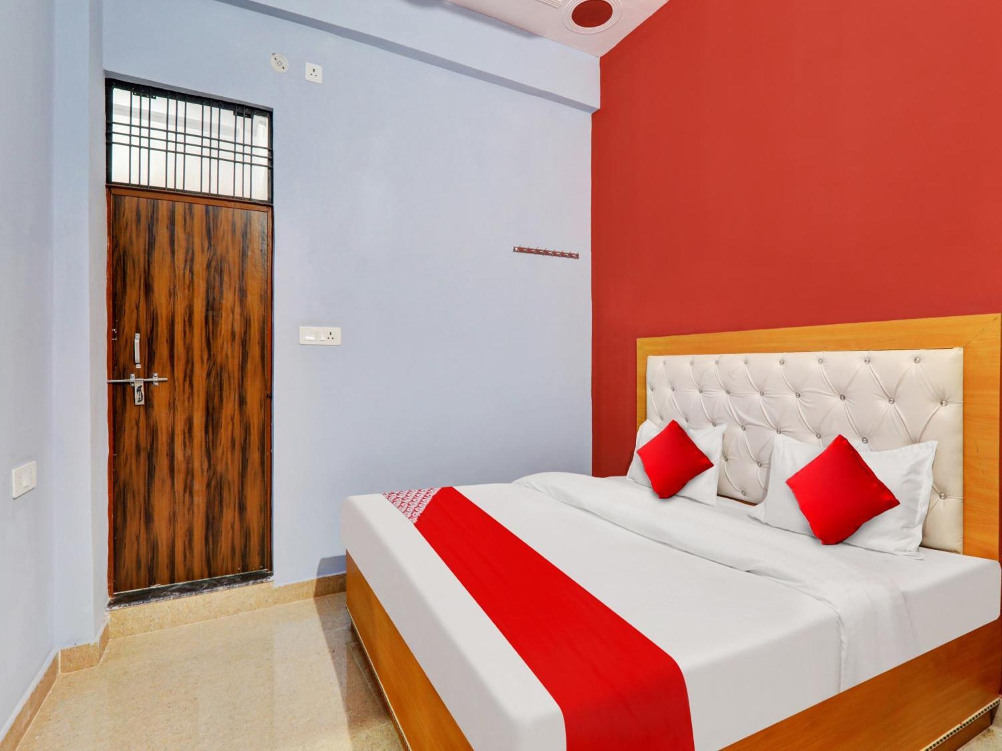 Hotel O Aradhya Galaxy Bhauli Exteriör bild