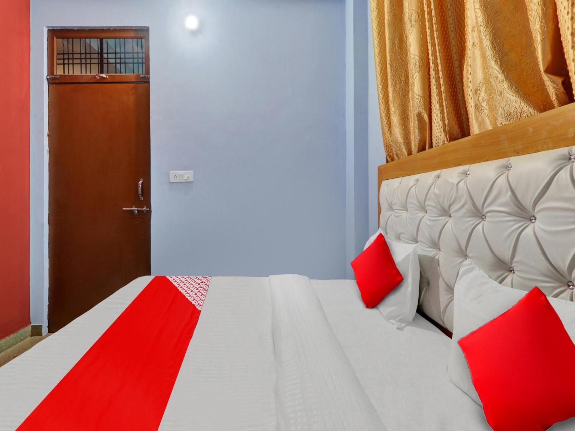 Hotel O Aradhya Galaxy Bhauli Exteriör bild