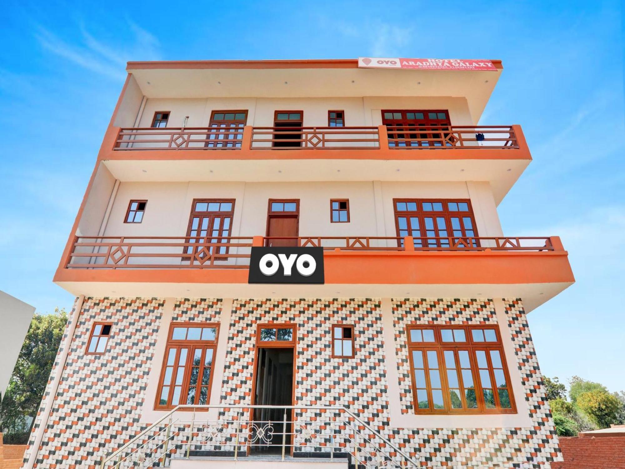 Hotel O Aradhya Galaxy Bhauli Exteriör bild