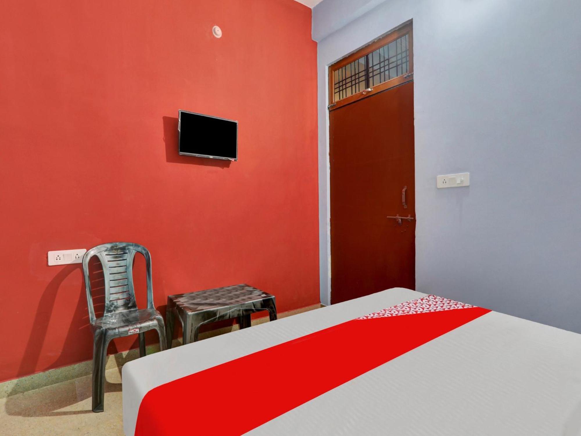 Hotel O Aradhya Galaxy Bhauli Exteriör bild
